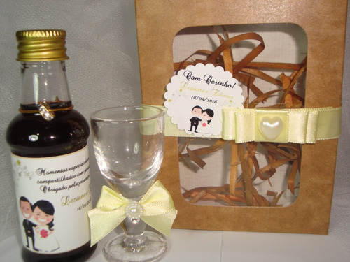  Mini Vinho Personalizado Na Caixinha +tacinha Vidro - 15u