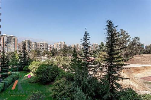 Departamento En Venta De 2 Dorm. En Las Condes