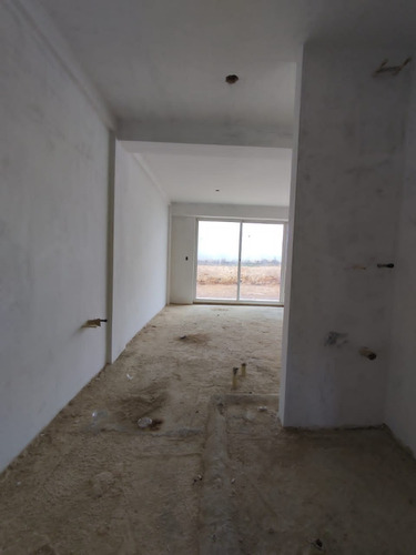 Imagen 5 de 18 de Jorge Febres Vende Town House En Colinas De Guataparo, Res. Villa Lago