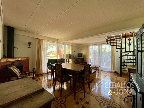 Casa En Venta De 7 Dorm. En Quilpué