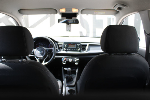 Imagen 8 de 12 de Kia Rio 2018 1.6 Hb Lx Mt