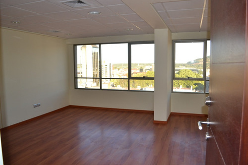 Amplia Oficina Con Planta Libre En Antonio Varas