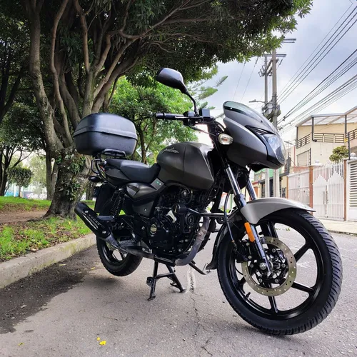 Bajaj Pulsar 180 Gris Asfalto 2022