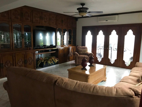 Imagen 14 de 30 de Hermosa Casa Con Excelente Ubicacion Y Acabados De Lujo