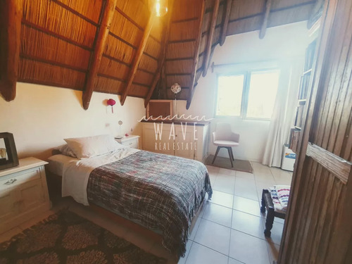 Venta De Casa De 3 Dormitorios, 3 Baños + Casa De Huéspedes En Pinares, Playa Mansa, Punta Del Este.
