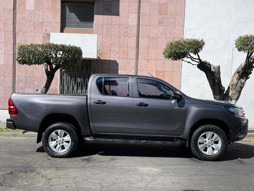 Imagen 5 de 15 de Toyota Hilux 2018 2.7 Cabina Doble Sr Mt