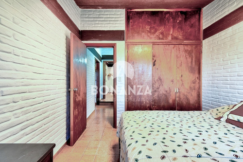 Imagen 17 de 24 de San Francisco, Piriápolis. Casa En Venta, Muy Buena Construcción Tradicional. Tres Cuadras De La Playa.