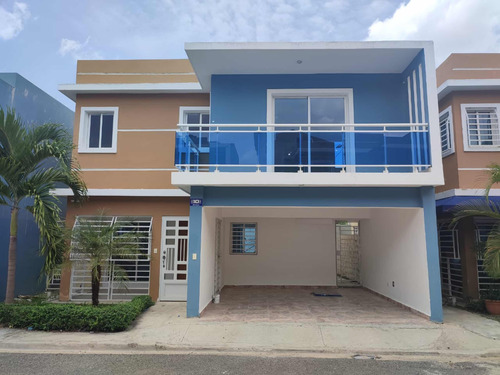 Hermosa Casa En Residencial Cerrado San Cristóbal