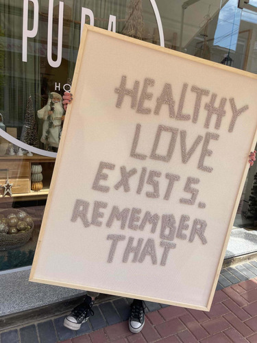 Imagen 2 de 3 de Cuadro Healthy Love