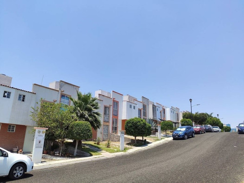 Imagen 1 de 12 de Casa En Renta Boulevard Peña Flor, Ciudad Del Sol, 65341