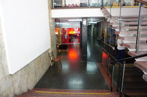 Imagen 7 de 15 de Oficina Muy Luminosa En Excelente Ubicacion