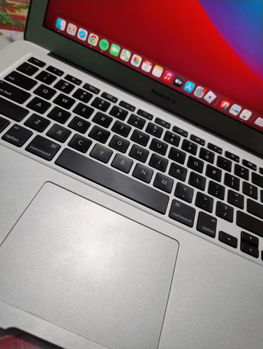 Macbook Air A1466 Laptop 128gb Apple Core I5 8gb Ssd Barata Gris (Usado)