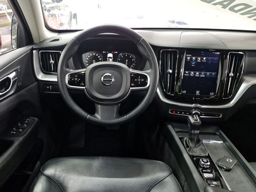 Volvo XC60 T5 MOMENTUM AWD GEARTRONIC