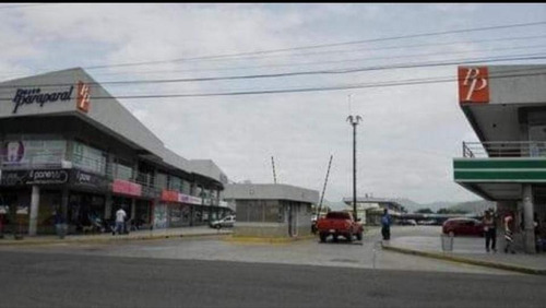 Imagen 6 de 6 de Tibisay Rojas Alquila Local En El Cc Paseo Paraparal. Tel. 0414 4173701 Cod. 175572
