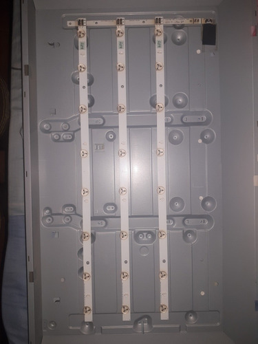 Imagen 8 de 10 de Tv Samsung Para Repuesto Modelo Ln32d550k7g