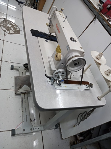 Maquina Reta Simples Industrial Sunstar Km250b Usada 110/220 Bege (Usado)