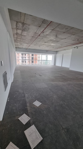 Imagen 2 de 14 de Colón. Gama Oficinas De 180 Mts O 370. Excelente Vista