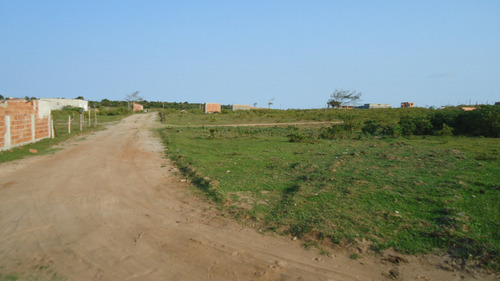 Terreno Com 750m² Total Plano, Livre E De Esquina. (acesso Proximo A Rod - 5min)