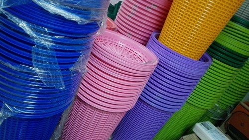 Imagen 8 de 8 de Cesta Plástica De Ropa (colores Brillantes)