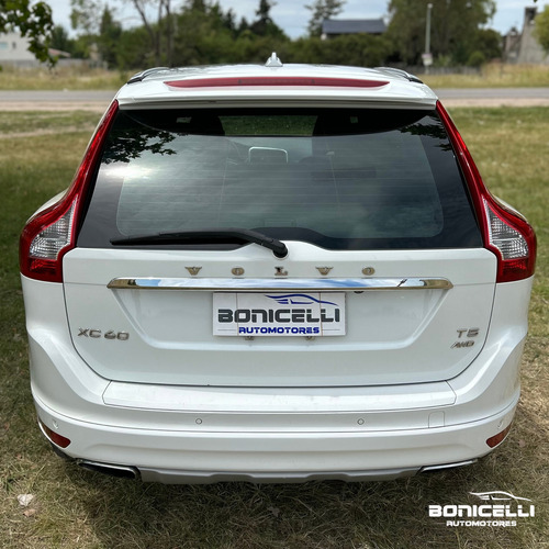 Volvo XC60 2.5 T5 Momentum