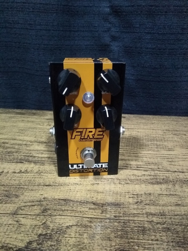 Pedal Fire Ultimate Distortion