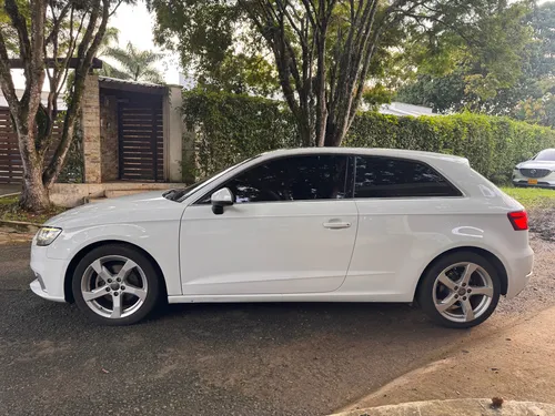 Audi A3 1.2 Attraction Sline