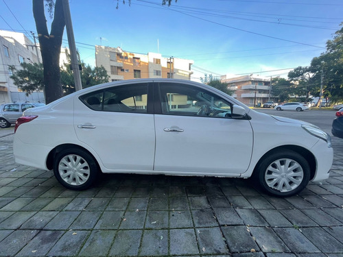 Imagen 3 de 8 de Nissan Versa 2017 1.6 Sense Mt