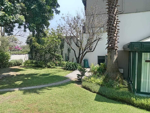 Magnifica Casa En Av Palmas, Lomas De Chapueltepec Con Uso De Suelo