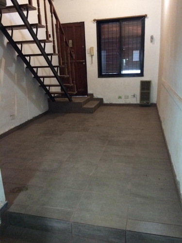 Imagen 3 de 9 de Duplex De 2 Ambientes En Venta - Haedo Sur