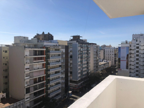 2 Dormitorios - 2 Balcones - Alquiler - Departamento - Centro