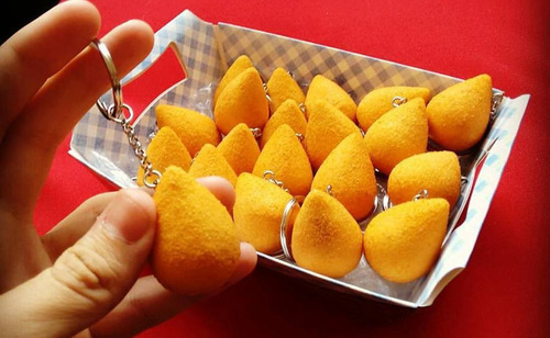 Imagem 5 de 6 de Chaveiro De Comida | Coxinha - Pronta Entrega