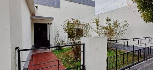 Casa En Venta - 2 Dormitorios 2 Baños - 249mts2 - Azul