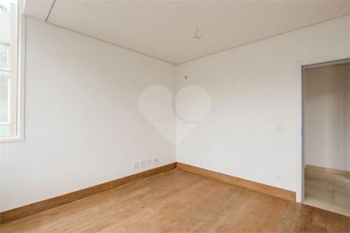 Altíssimo Padrão No Miolo Do Bairro. Casa Em Condomínio 4 Suítes Com Piscina. - 375-im83399