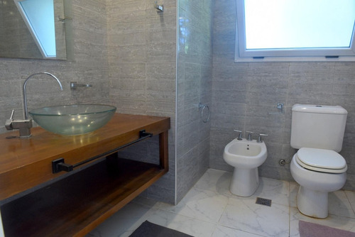 Venta Casa De 5 Ambientes En Barrio La Montura Pilar