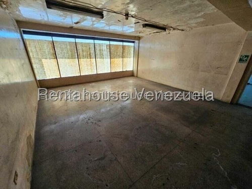 Centro Comercial En Venta En Bello Monte, Conformado Por Varios Locales Comerciales, Más De 20 Puestos De Estacionamiento, Muy Céntrico, Ideal Para Desarrollar Cualquier Actividad . Yr 25-7061