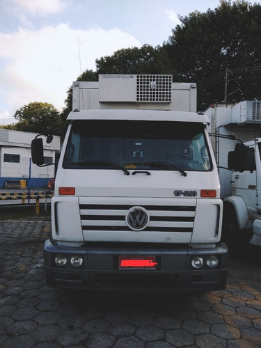 Volkswagen 17-210