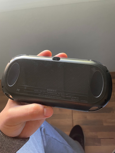 Ps Vita Pch-1101 - Con Pkgj Y Adrenaline - Negro