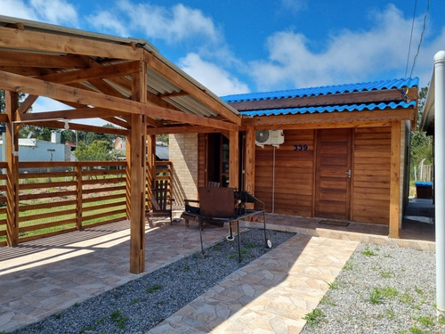 Imagen 1 de 17 de Alquilo Hermosa Cabaña De 2 Dormitorios En Barra Del Chui Brasil