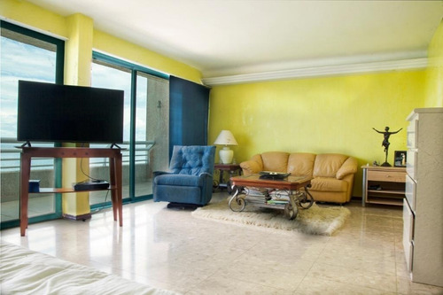 Pent House En Edificio Mas Cotizado De La Isla, Acceso A La Playa
