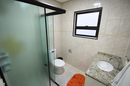 Imagem 10 de 29 de Casa Com Piscina Próximo A Praia À Venda Em Peruíbe.