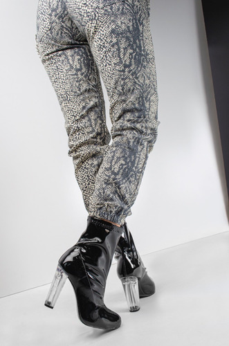 Imagen 5 de 8 de Botinetas Botas Botines De Mujer Cuero Charol Kea - Ferraro