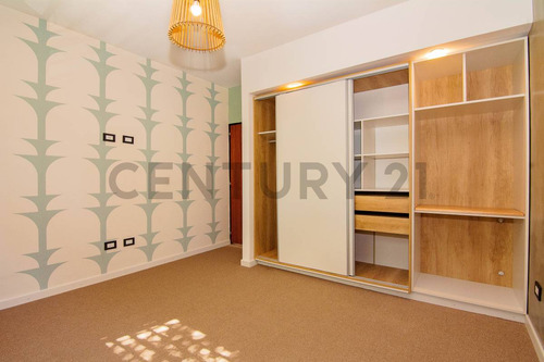 Venta Casa De 3 Dormitorio En Barrio Refinerias, Rosario | Canning 200