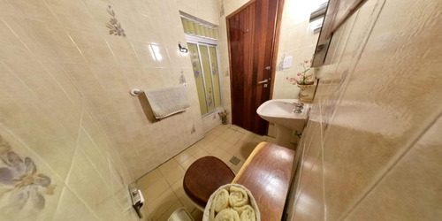 Imagen 12 de 30 de Chalet De 5 Ambientes En Venta Emplazado Sobre Dos Lotes