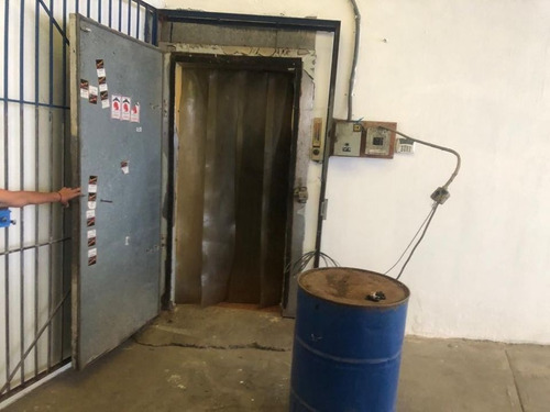 Rento Bodega Con Camara De Refrigeracion Para 90 Toneladas Con 2 Departamentos