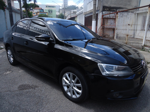 Volkswagen Jetta 2.0 Comfortline Flex 4p Automática