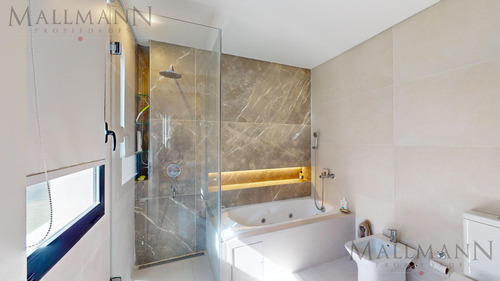 Casa En Venta. 4 Dormitorios En Suite. Estancias Golf