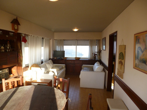 Imagen 4 de 14 de Departamento De 2 Ambientes Con Vista Al Mar Y Cochera