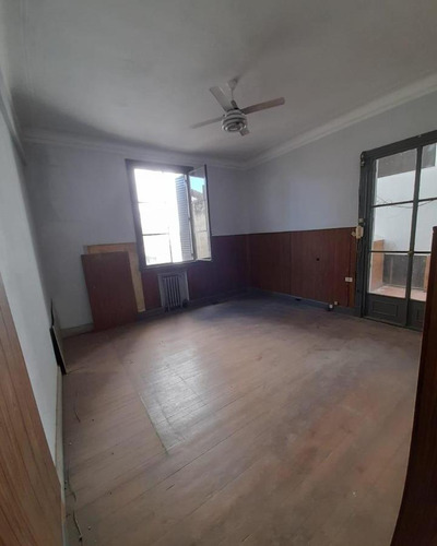 Venta - Departamento 4 Dormitorios 2 Baños - Calle Emilio Olmos
