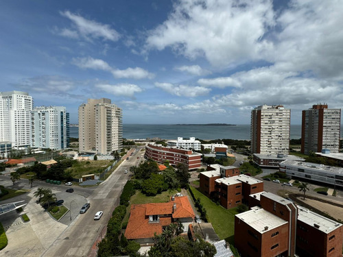 Departamento De 4 Dormitorios En Sunrise Punta Del Este - Alquiler