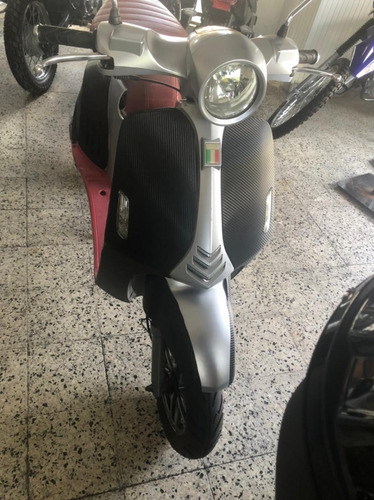 Styler Prima Zanella 150, Scooter Usada Buen Estado 12/18